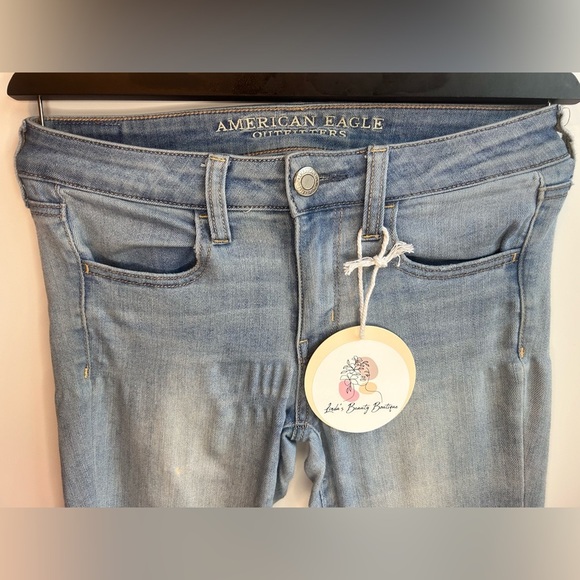 American Eagle Outfitters Women's Light Blue Jeans size 2 (f) - Picture 2 of 6